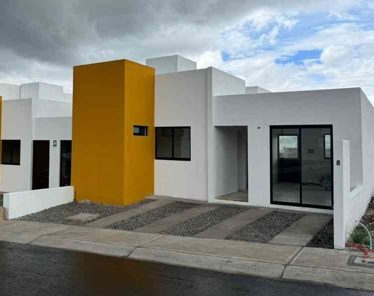 casa en venta circuito pedernal picacho san isidro la arboleda queretaro queretaro pYWp8Sr